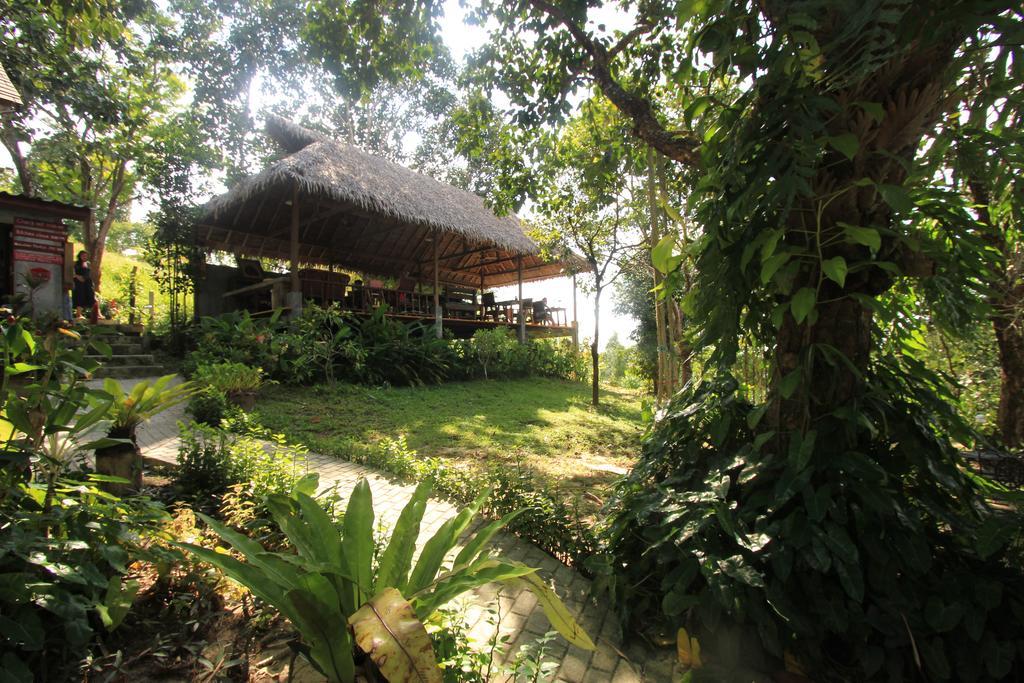 Chomjan Resort Koh Phayam Luaran gambar