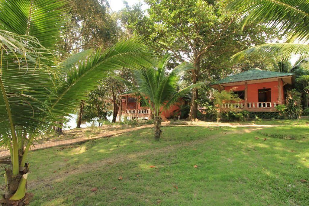 Chomjan Resort Koh Phayam Luaran gambar