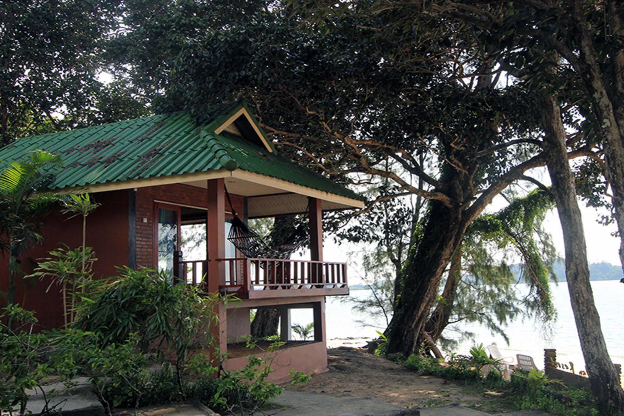 Chomjan Resort Koh Phayam Luaran gambar