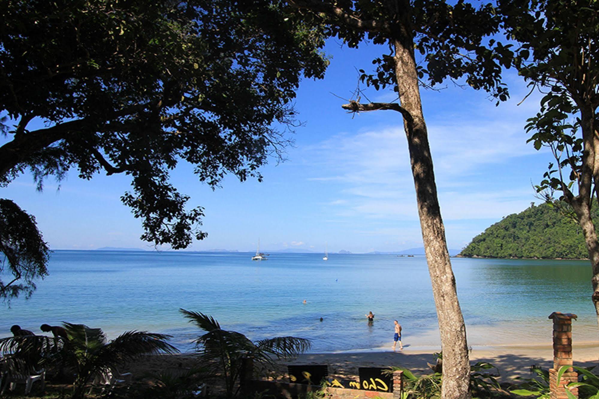 Chomjan Resort Koh Phayam Luaran gambar