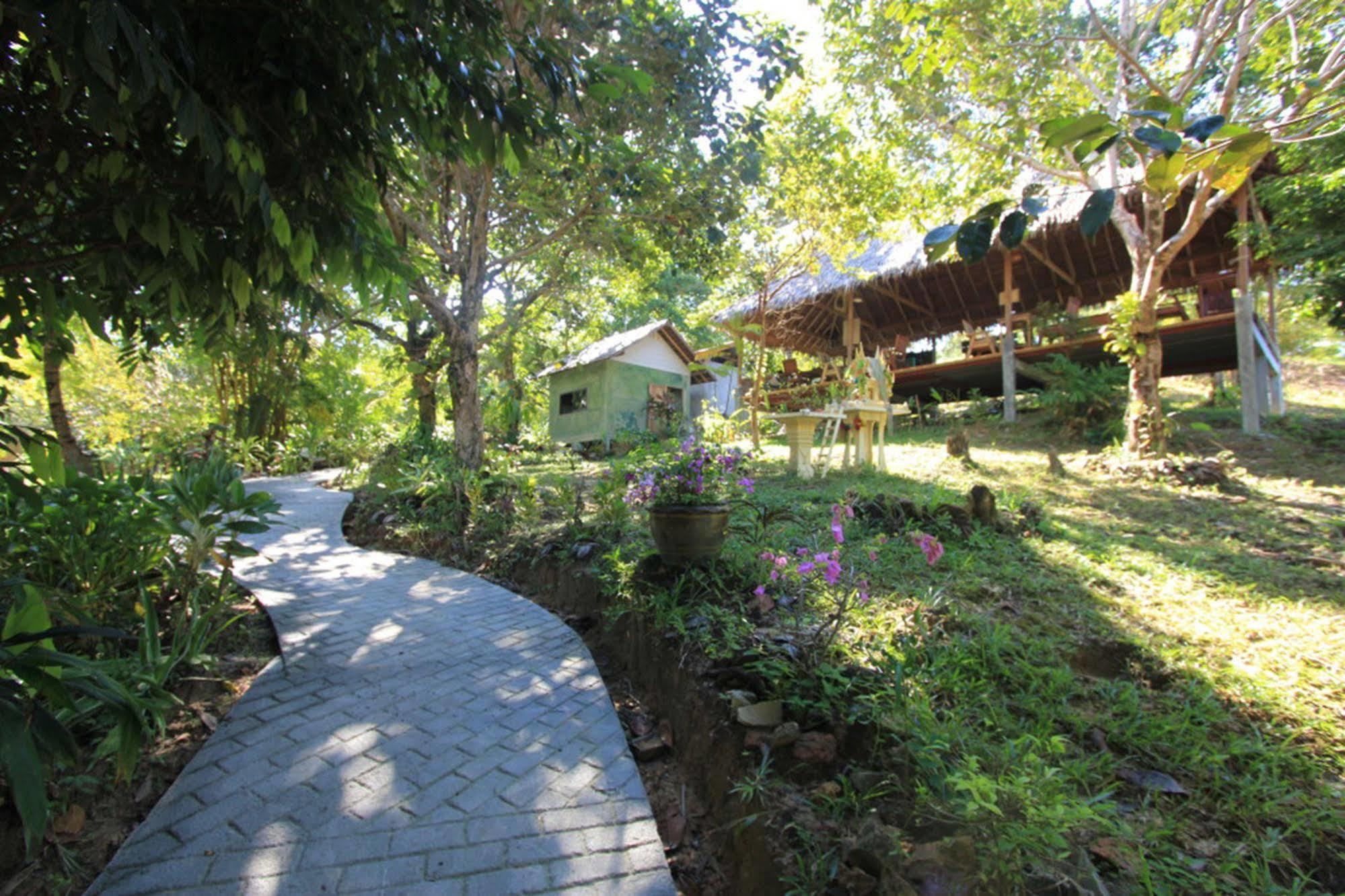 Chomjan Resort Koh Phayam Luaran gambar